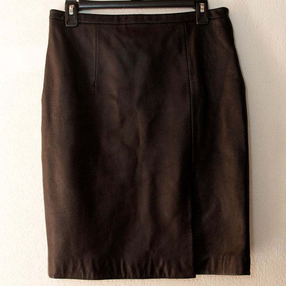 Michael Kors leather skirt, black Size 6, gently worn, great condition.
